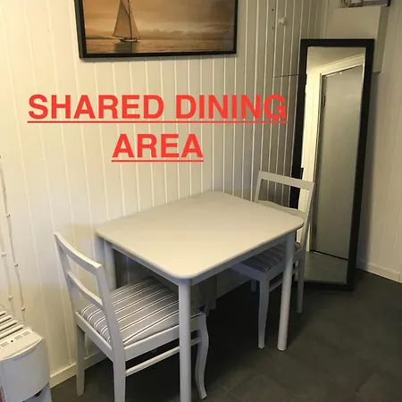 Private With Shared Bathroom And Kitchen *