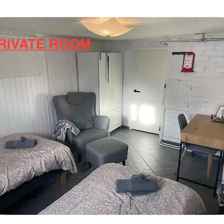 Private With Shared Bathroom And Kitchen * Ödkarby