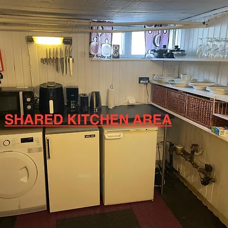 Private With Shared Bathroom And Kitchen * Ödkarby