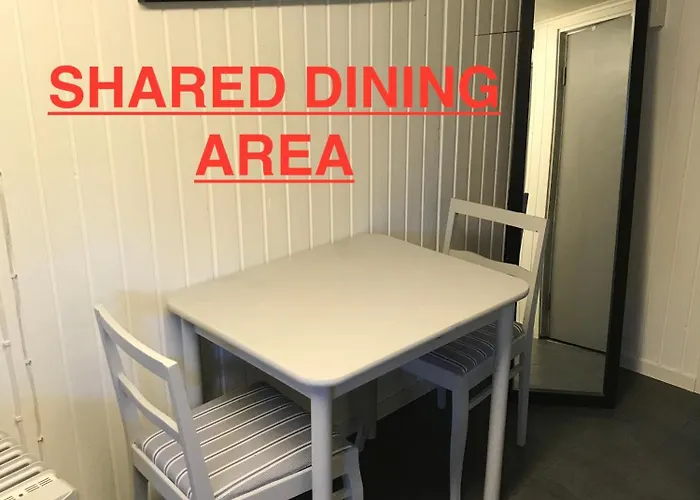 Private With Shared Bathroom And Kitchen *