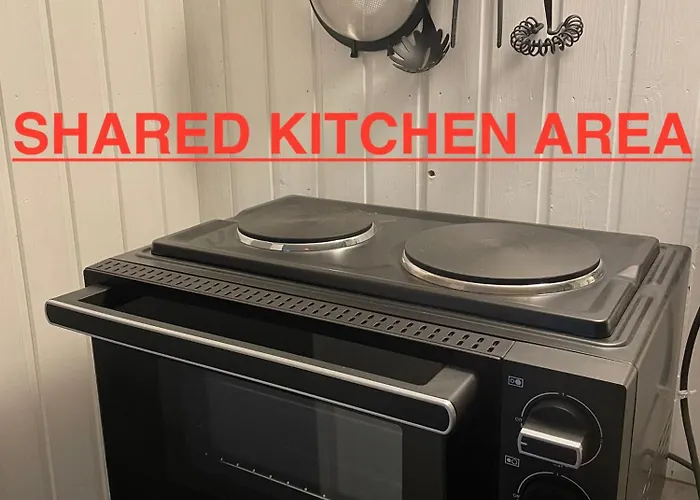 홈스테이 Private With Shared Bathroom And Kitchen Ödkarby