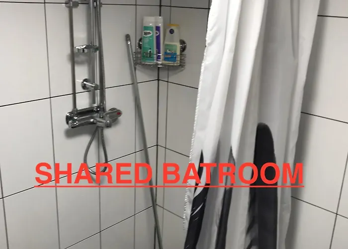 Private With Shared Bathroom And Kitchen Ödkarby